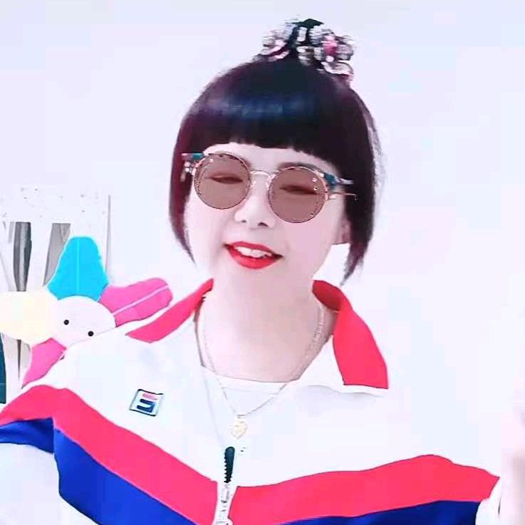 幺妹儿手舞小号
