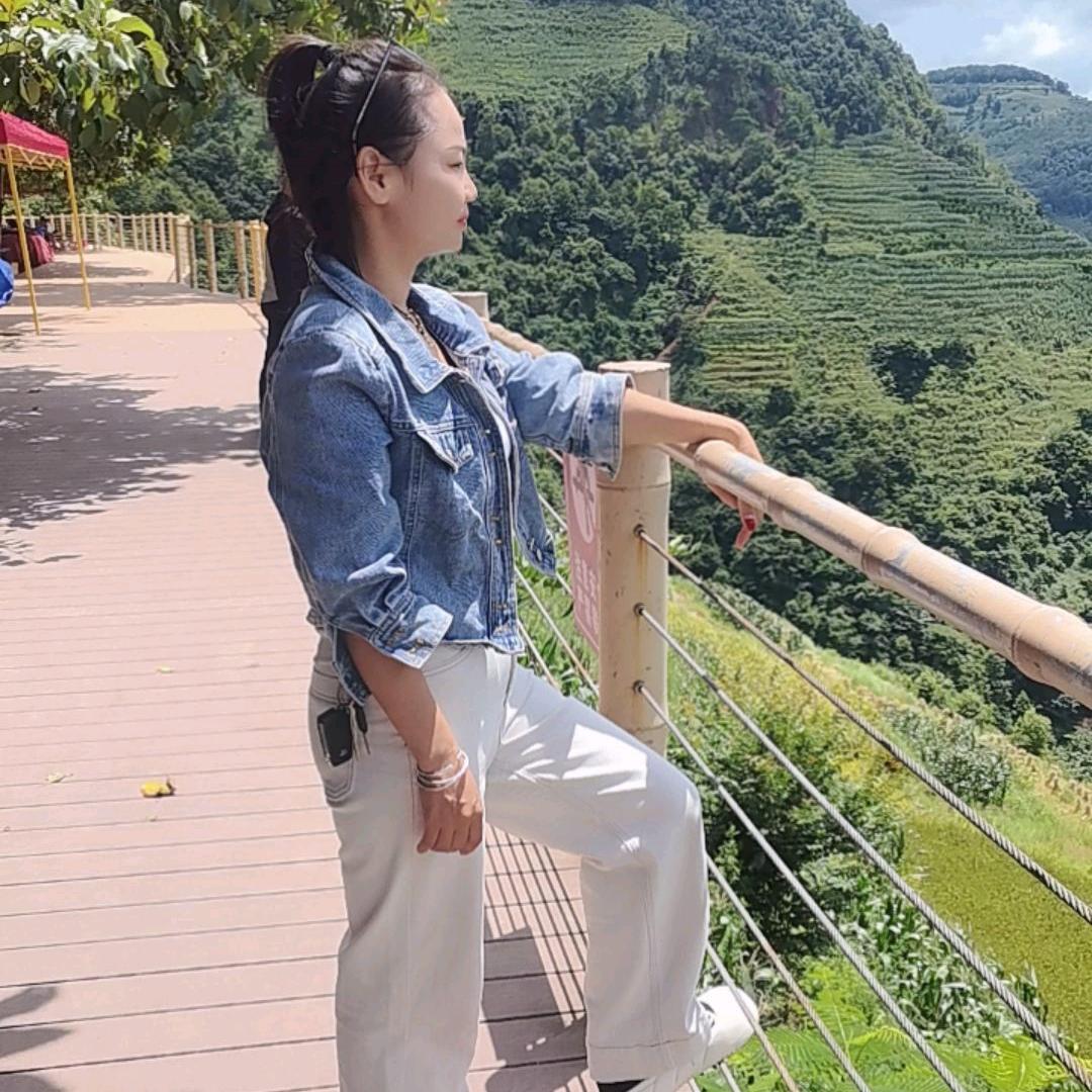 🍒霸道🍒一姐🍒——胭肤颜