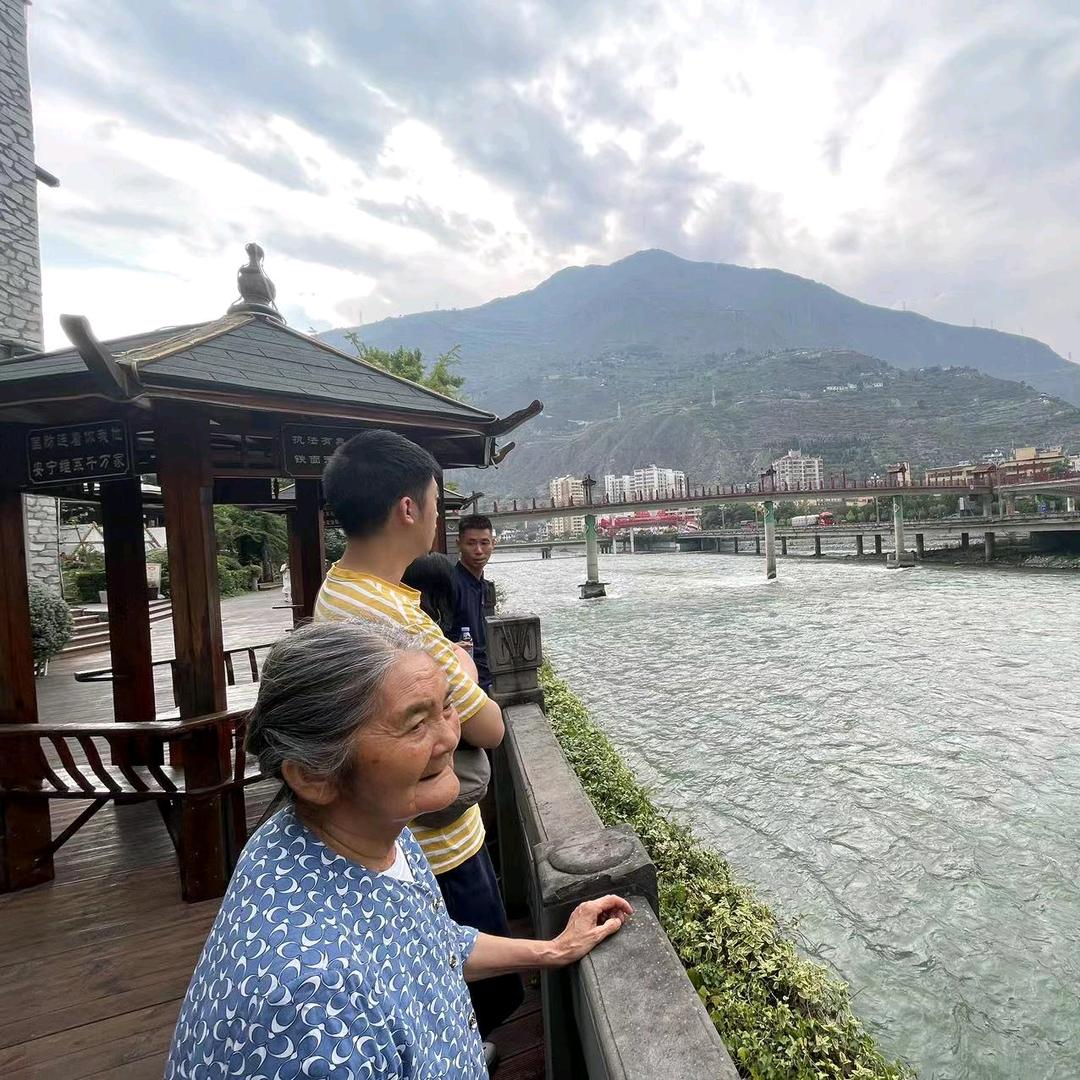小小三妹儿