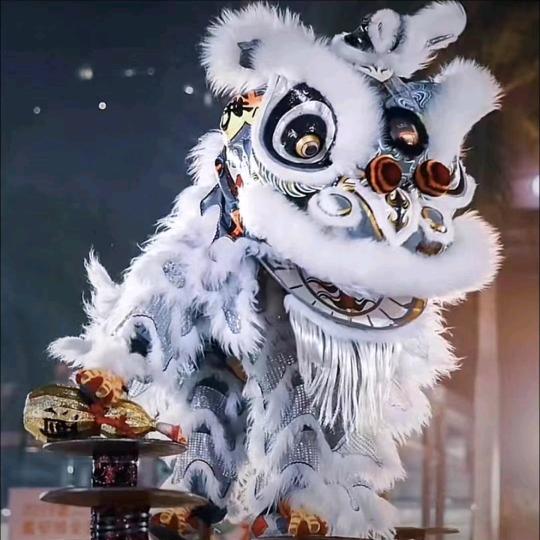 罗花《狮人》