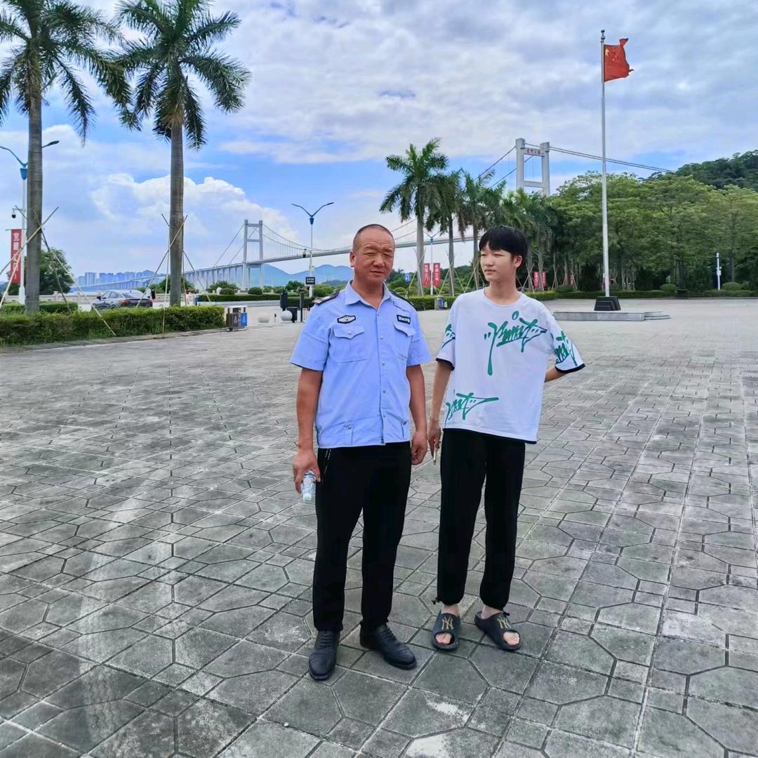 用户6443298090351华仔