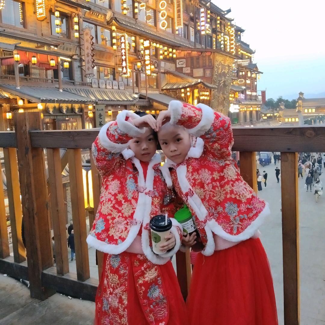 @怡宝麻麻╭(双胞胎)╮