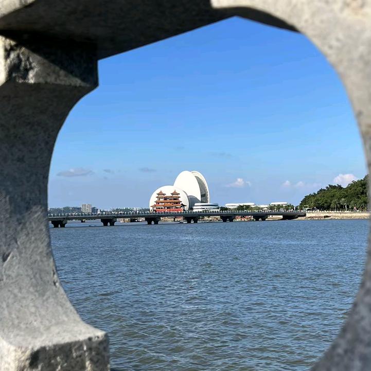 冰雨（荣昌莉莉姐）