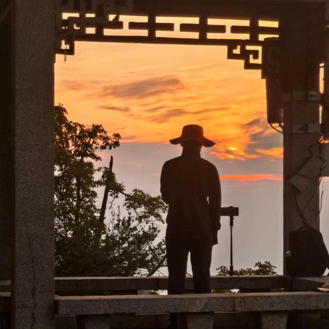 1545泰山陪爬团