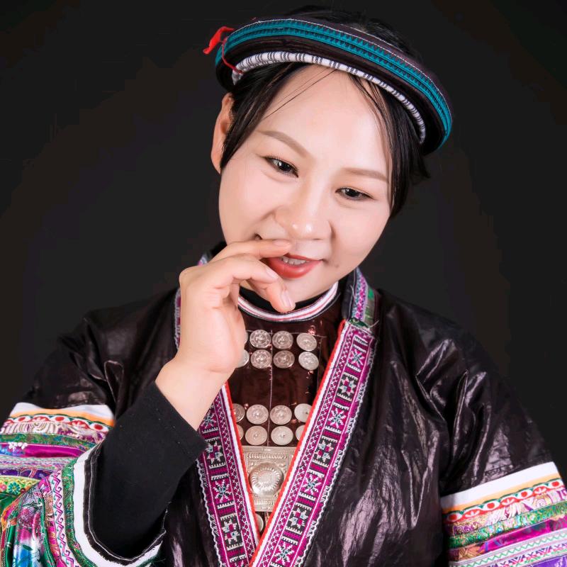 瑶家阿妹(瑶族医药.药浴疗法传承人)