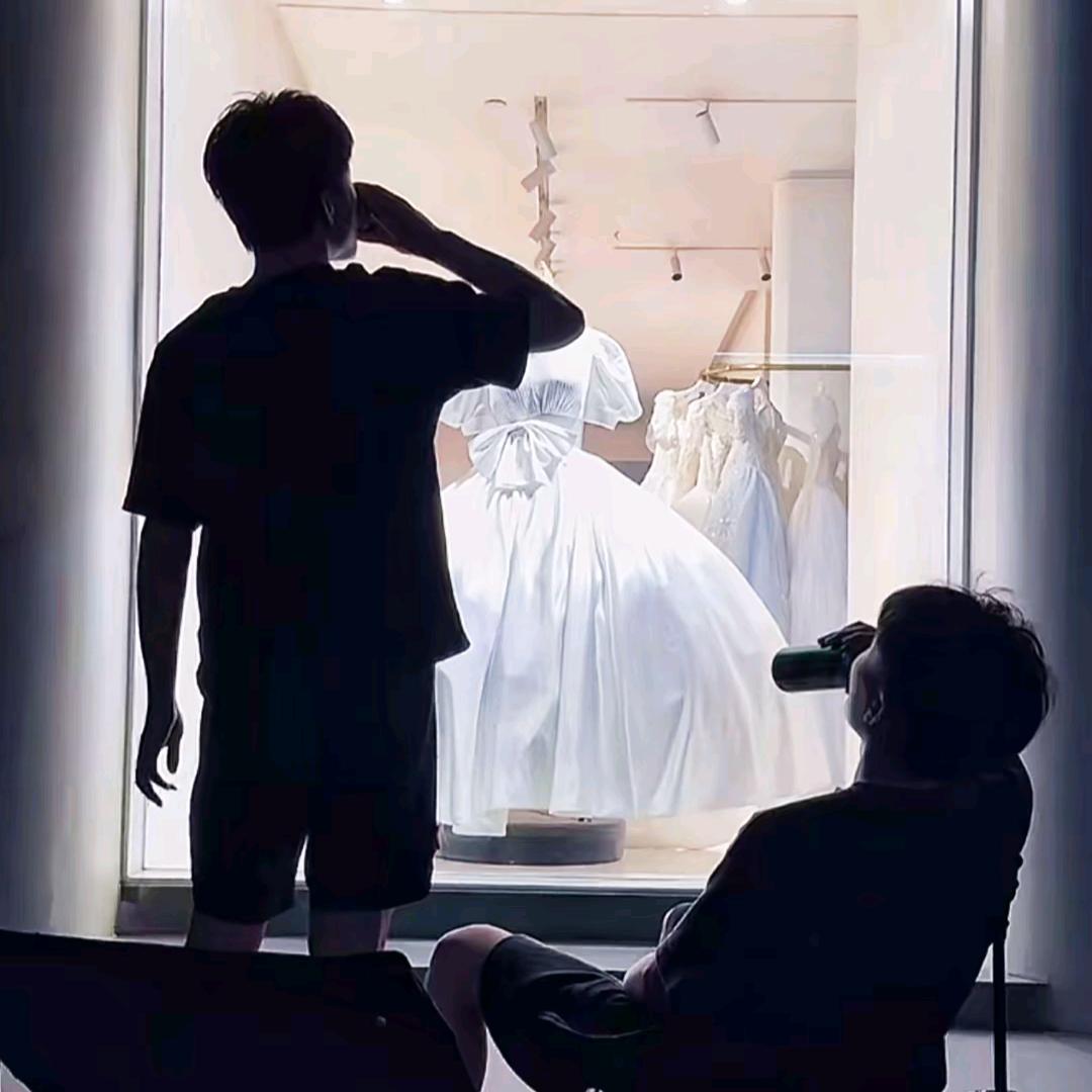 想吃汉堡(^_^)/🍔，不想吃青菜