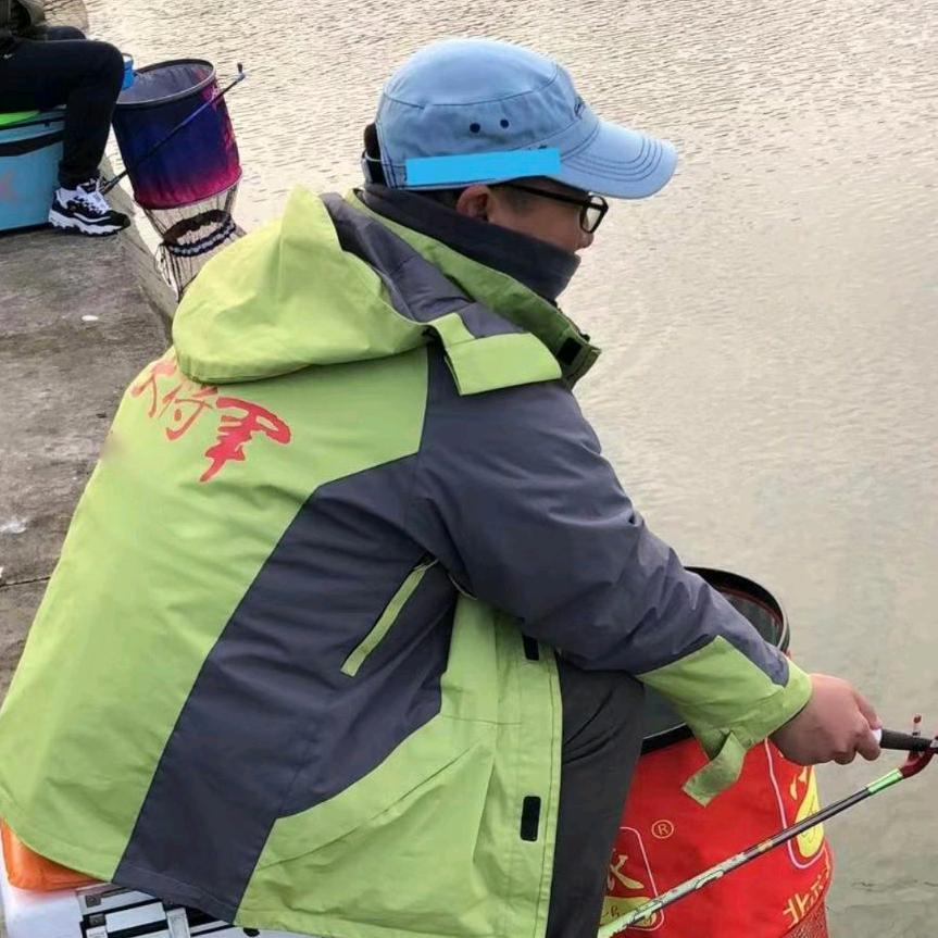 爱钓鱼的郑涛