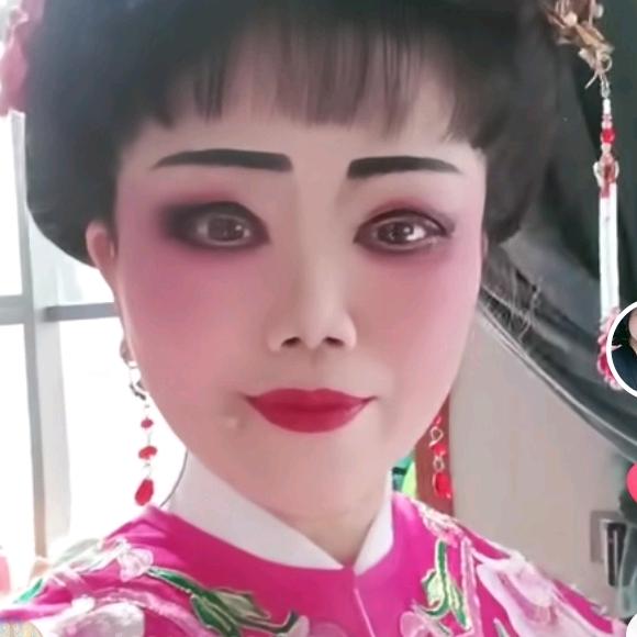 碧玉彩霞。