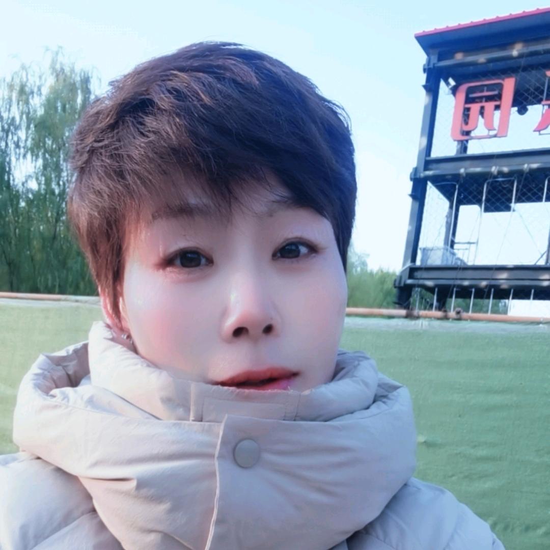 宠雪儿（娱乐主播晚上七点开l。播）