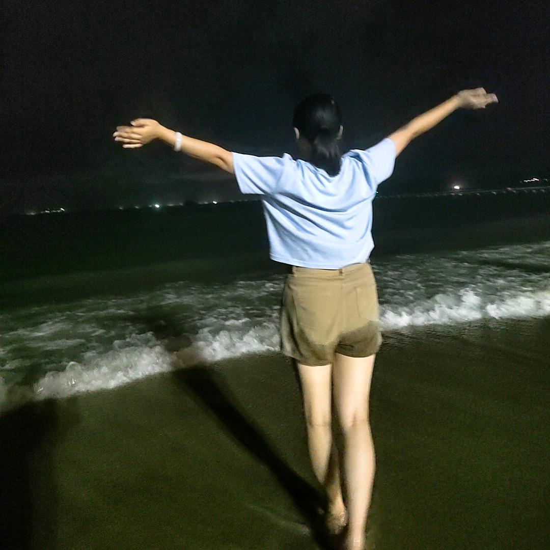 九月的娜妹儿