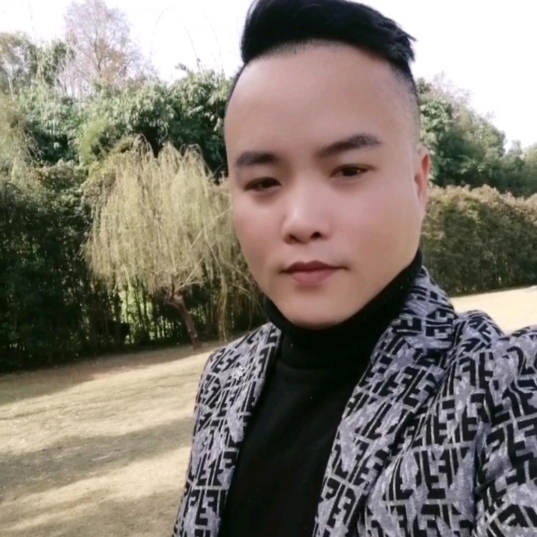 捌零后🌈大叔