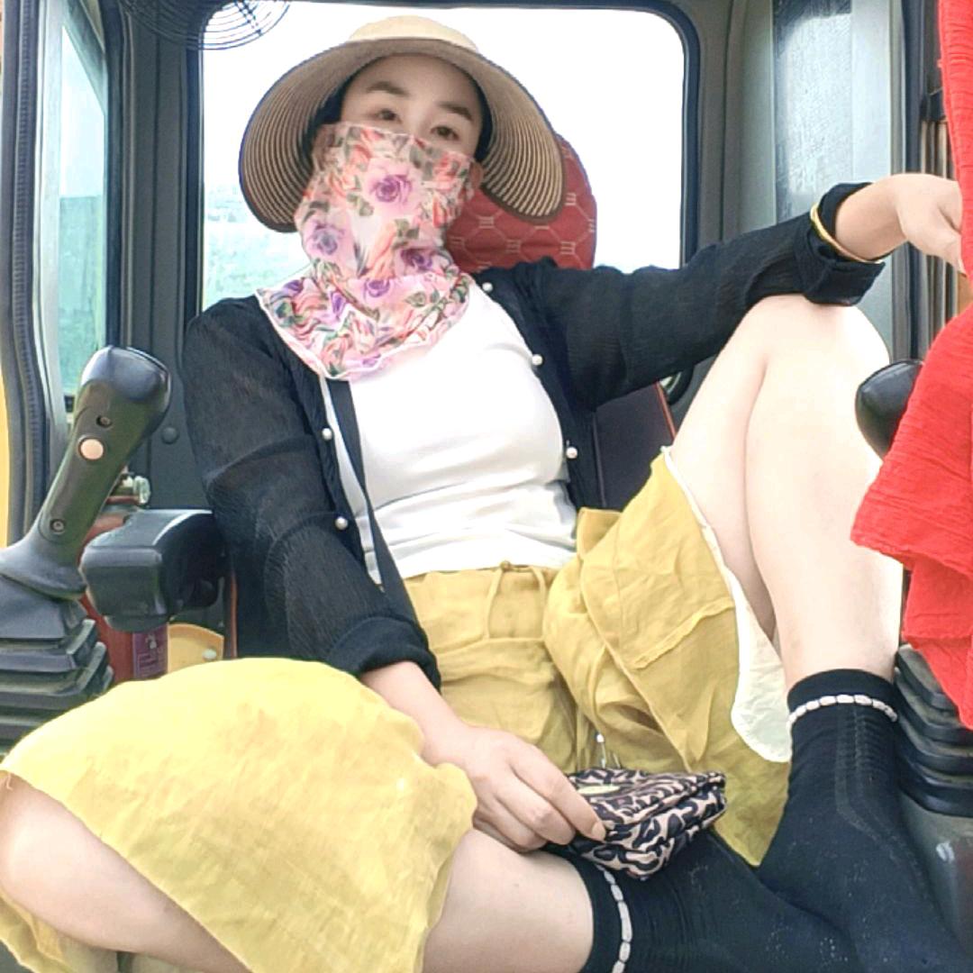 汶南吊车大嫂《嘉腾吊装有限公司》