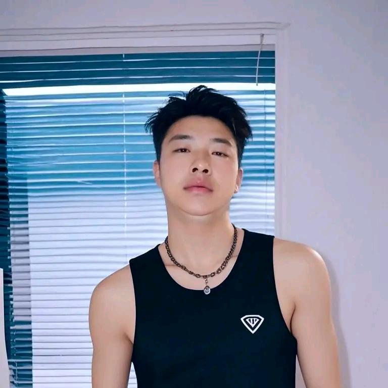 㣻罖: