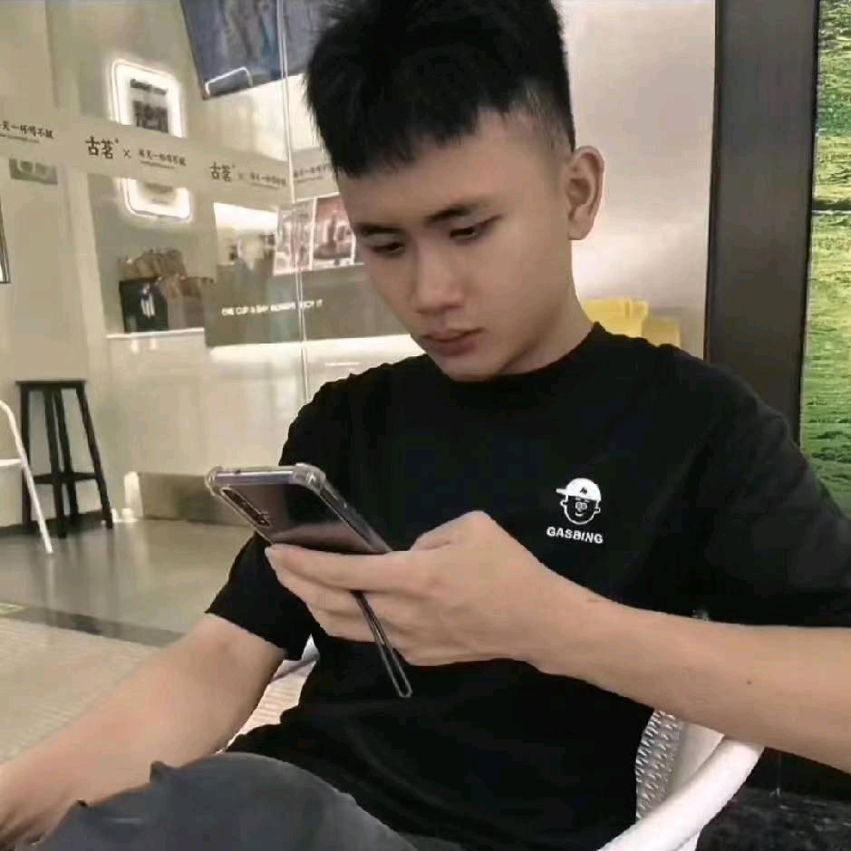 小黄同学YE✌✌