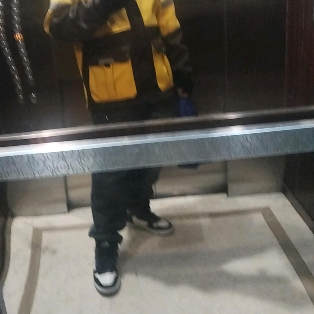 痩巴巴的老爷们儿