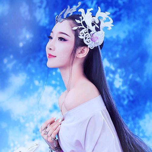 拿着绳子绑上半拉馒头遛二饼