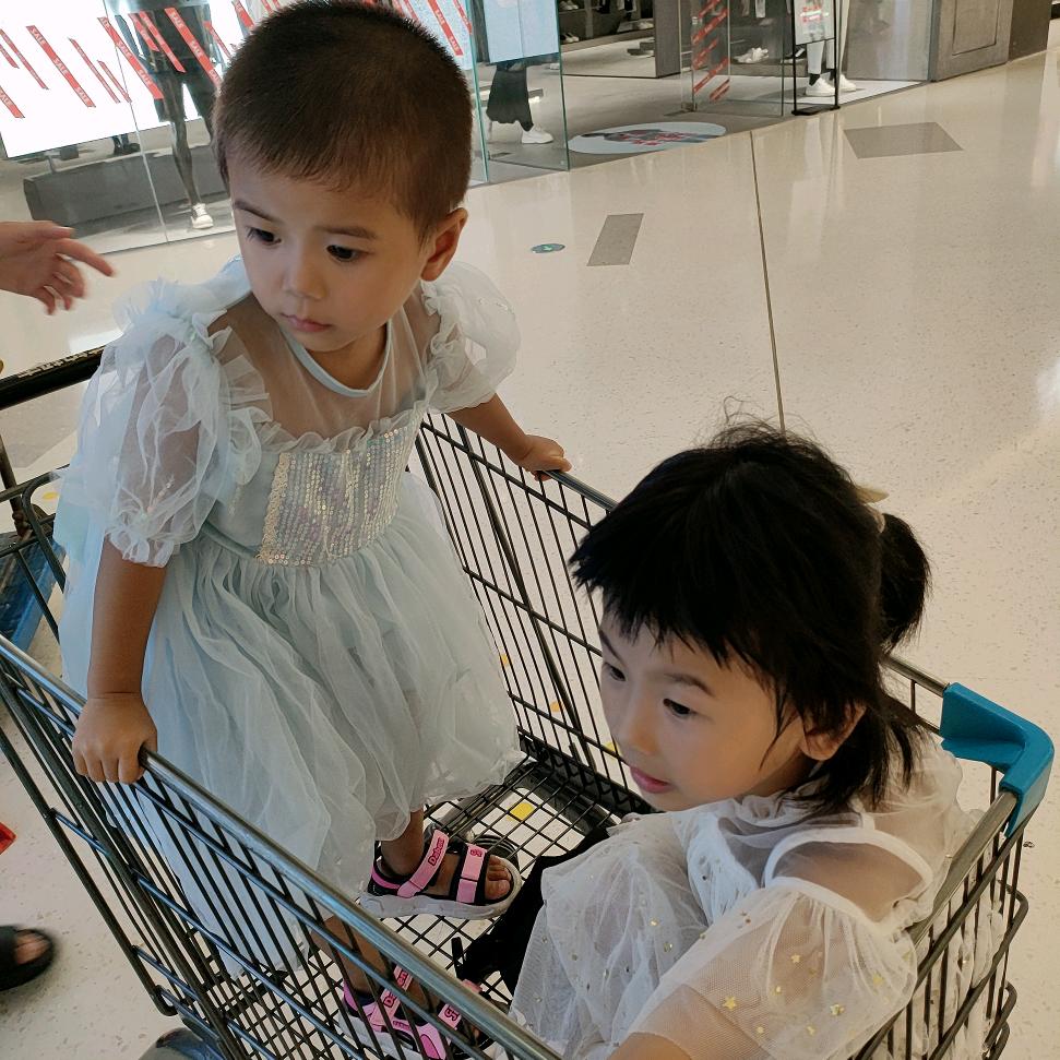 两个小宝贝