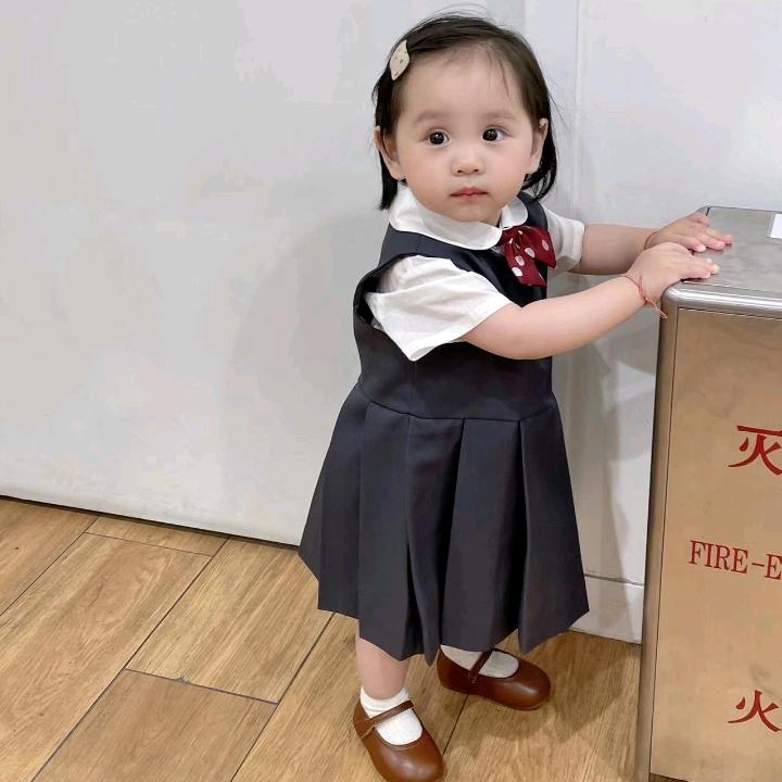 我是两个宝宝的奶奶