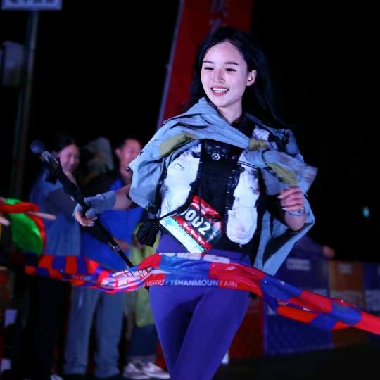 芬芬小姐