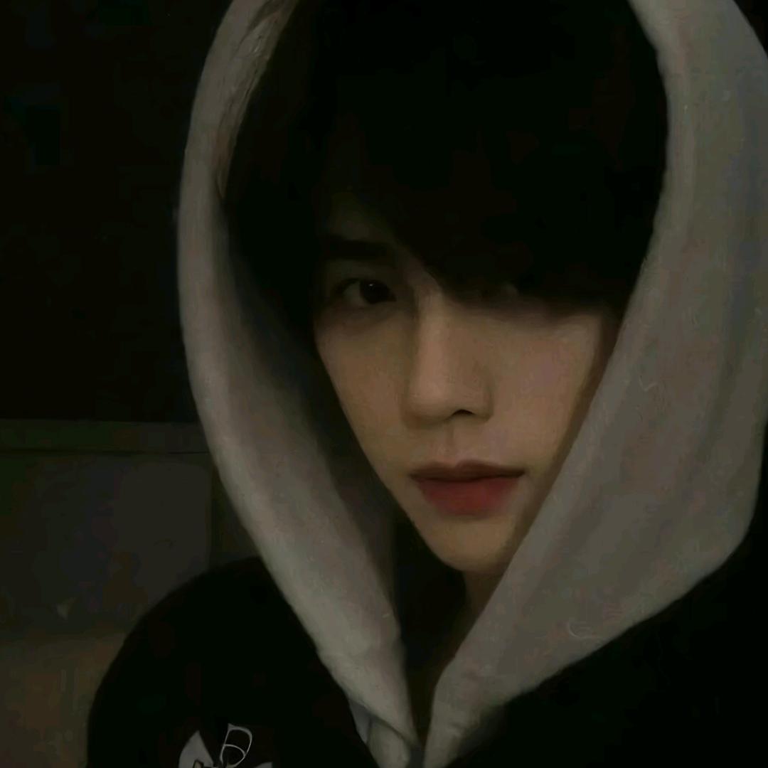 不会翘头的🍔小林