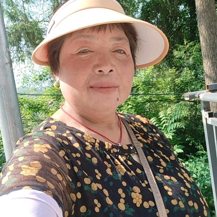 桂花香至八月来
