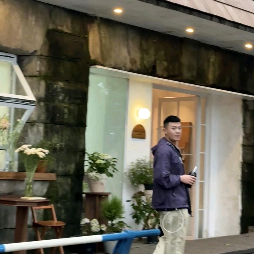 卢+_0