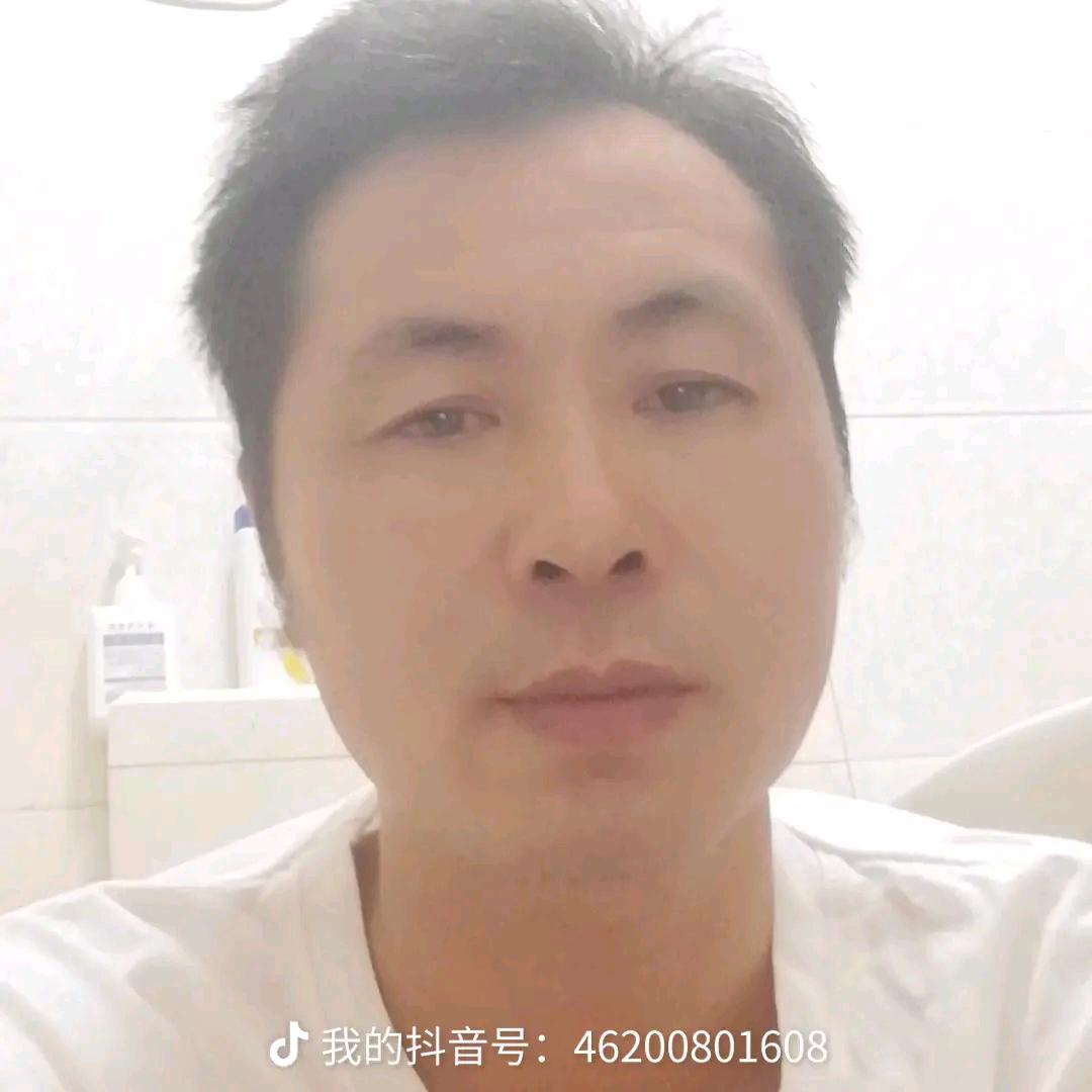 路边小草