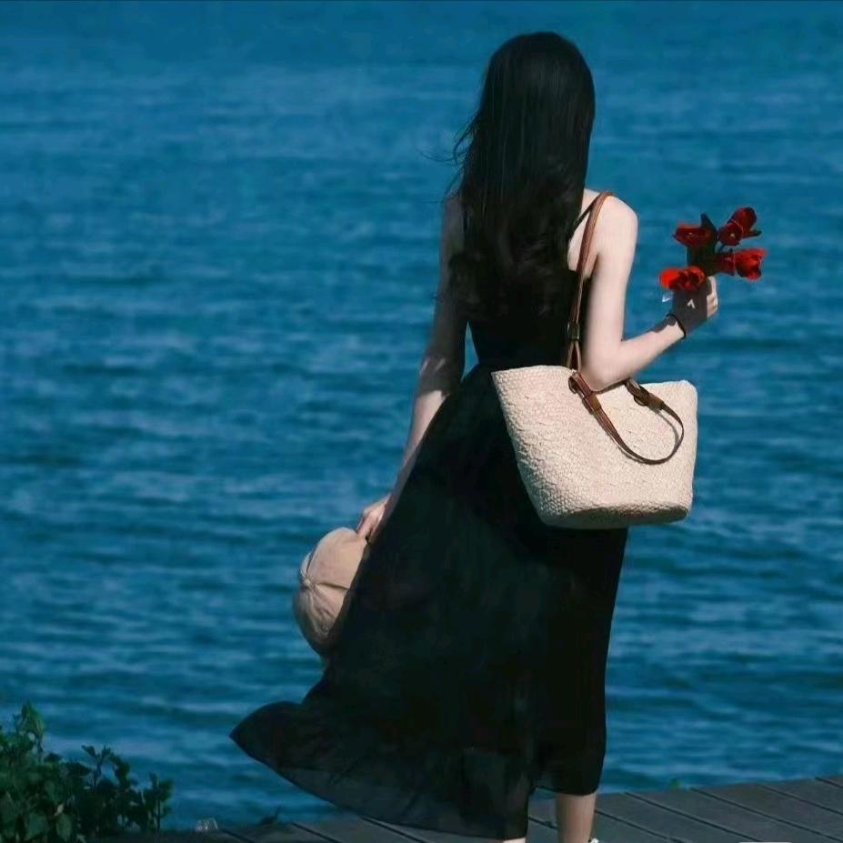 爱喝茶的小红娘