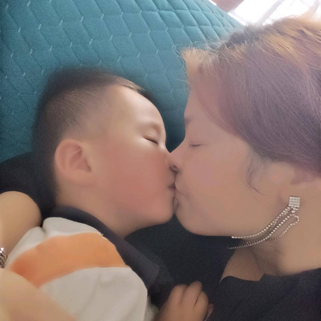 🕊꧔ꦿএ᭄燕꧔ꦿ℘💞头像