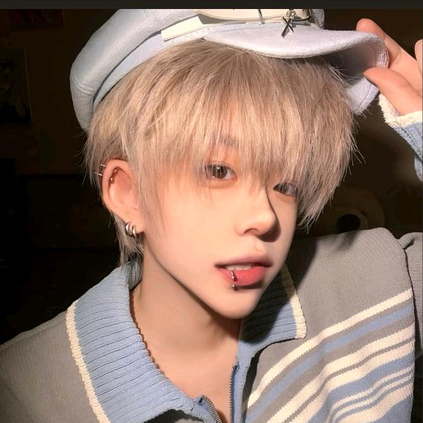 . 𓎩𓌉𓇋. 💭