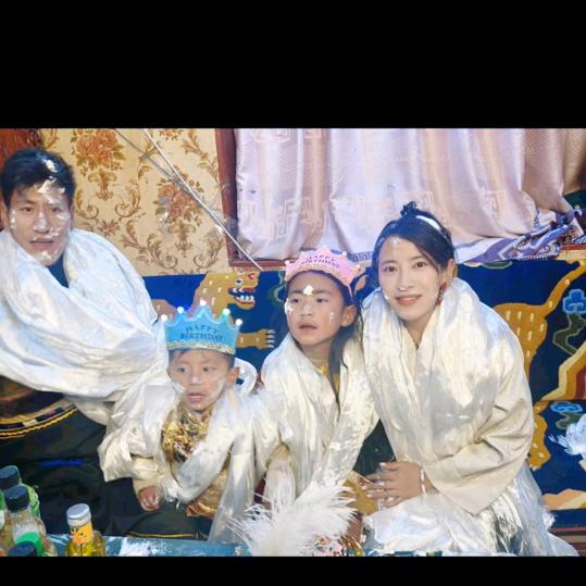 མཁའ་❤️འགྲོ་།