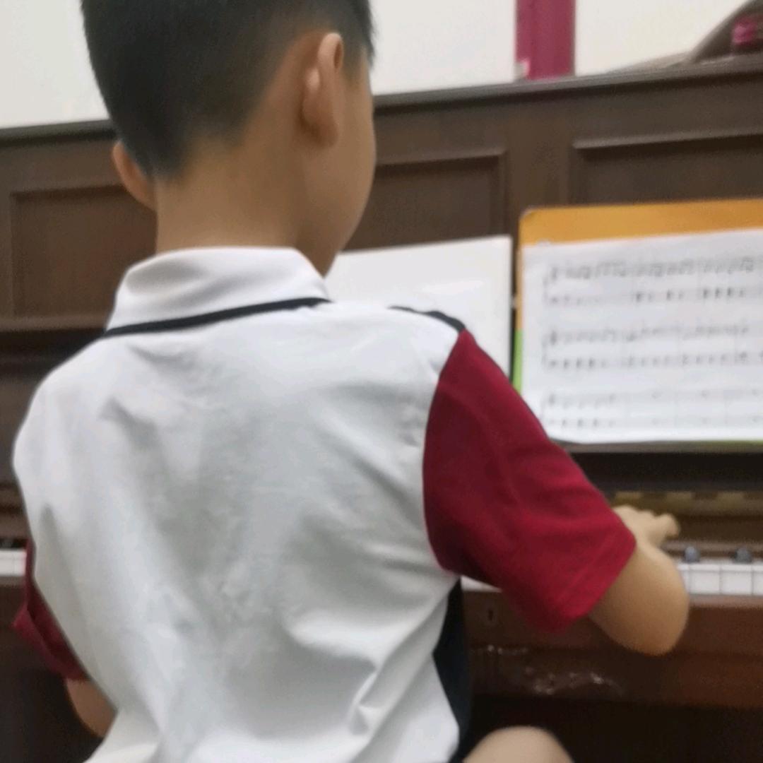斌斌仔 早上10：10星期一二三四五开播