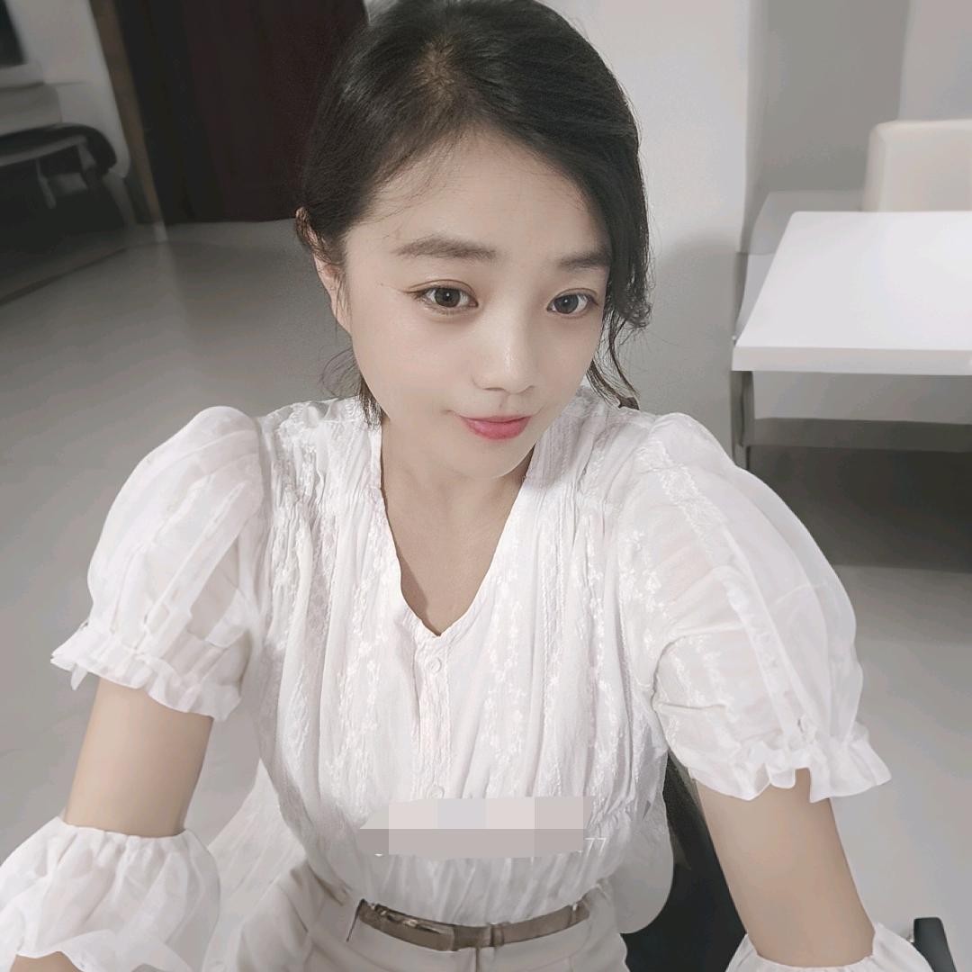 健旭爱穿搭
