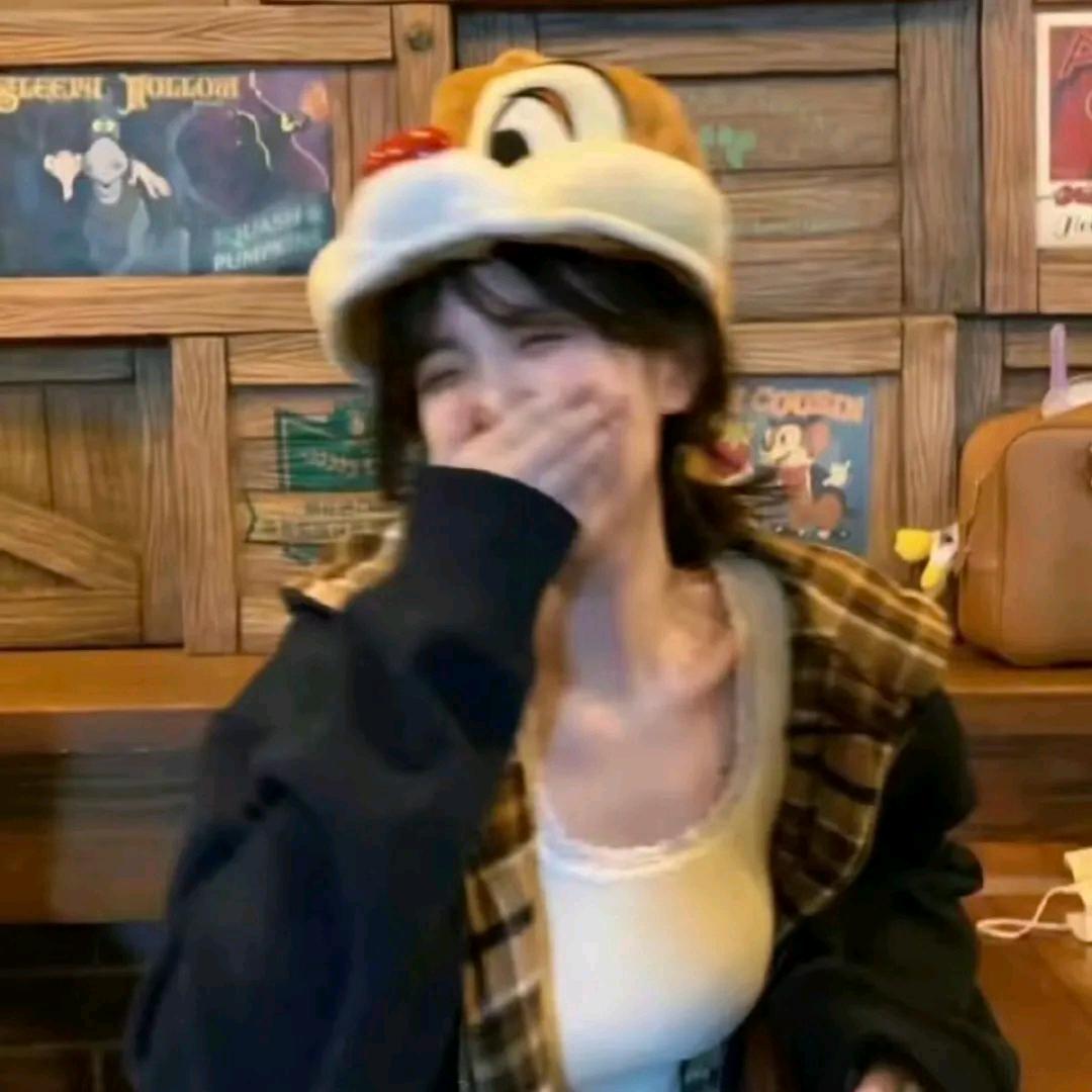 牵着蚂蚁的小猪