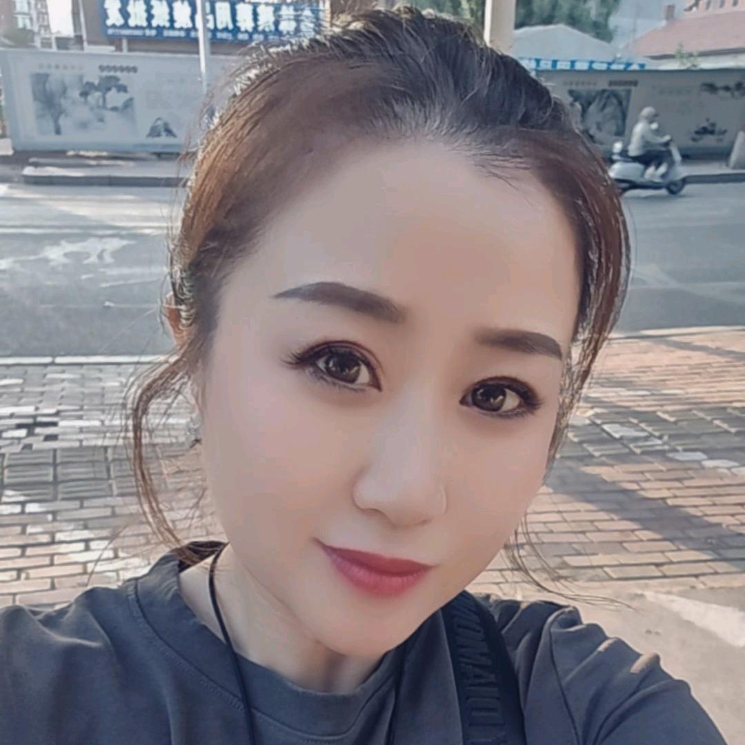 白小白◡̈ෆ₍ᐢ.ˬ.⑅ᐢ₎ 🐠