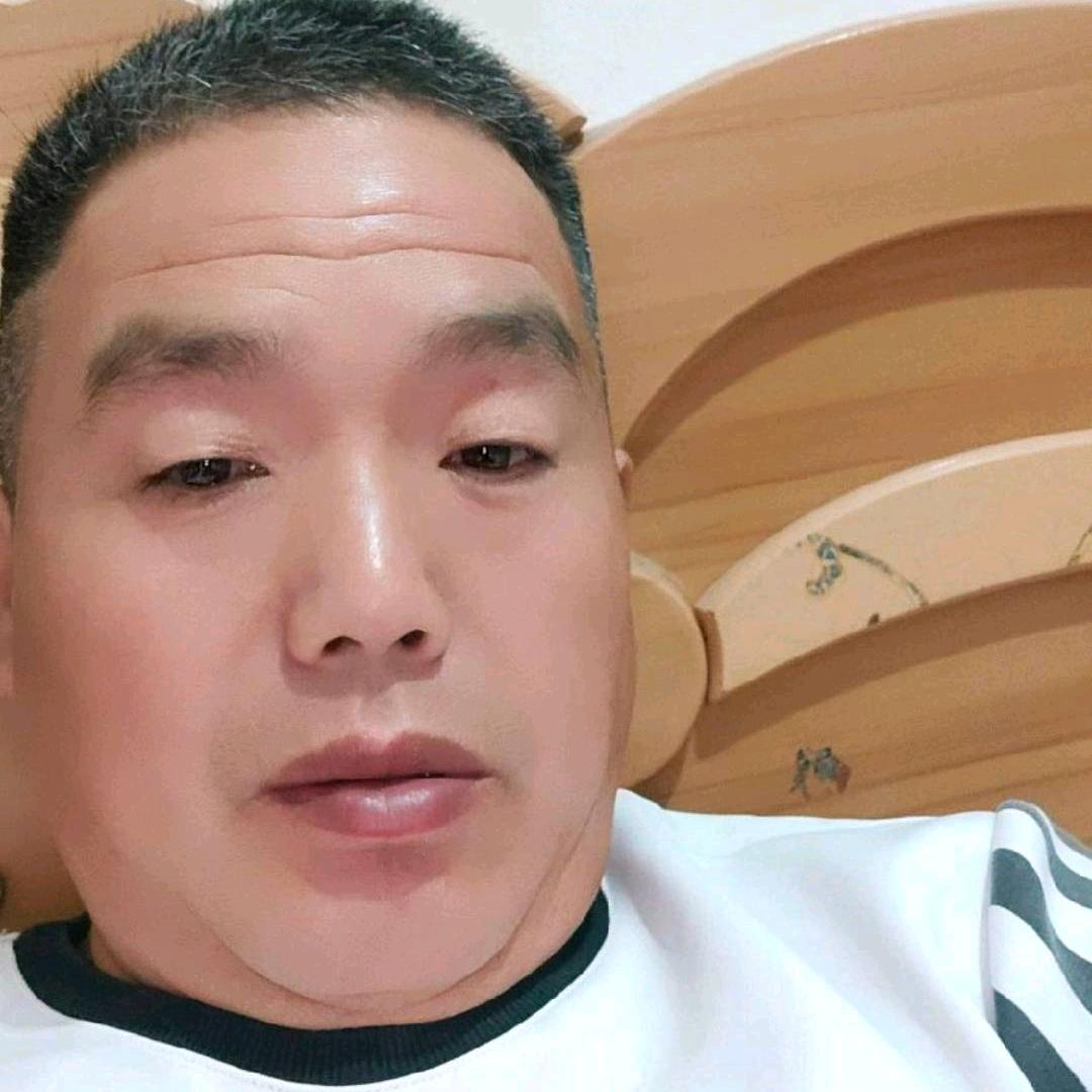 张震