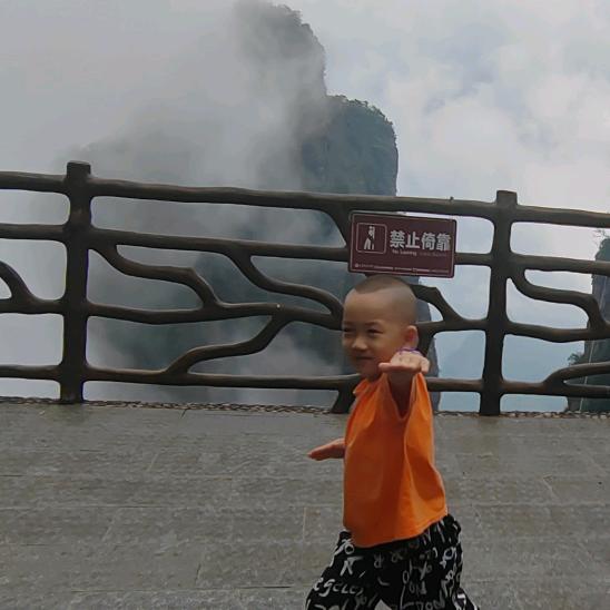 李乖乖