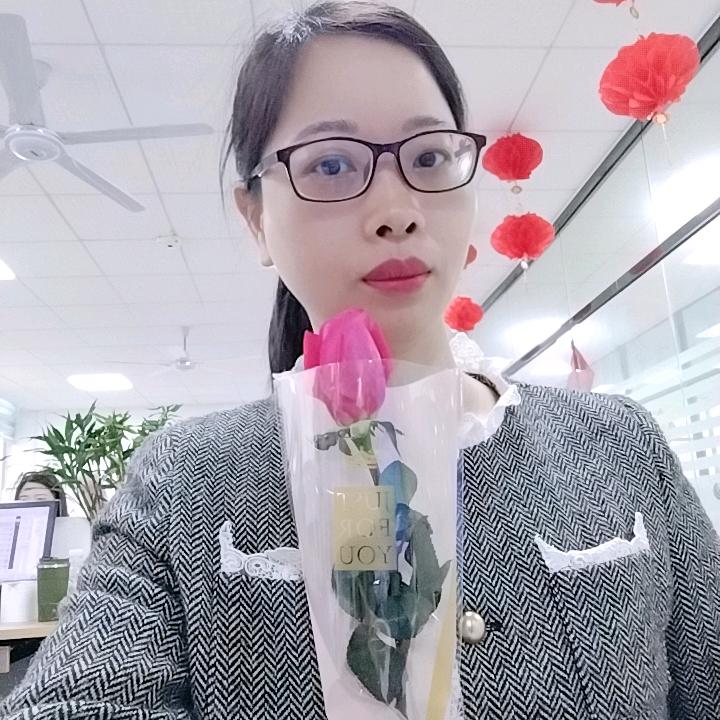 一朵漂亮的白云☁️☁️