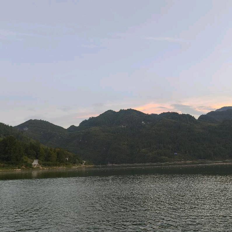 嘉源·柳州螺蛳粉·沿河三桥夜市街