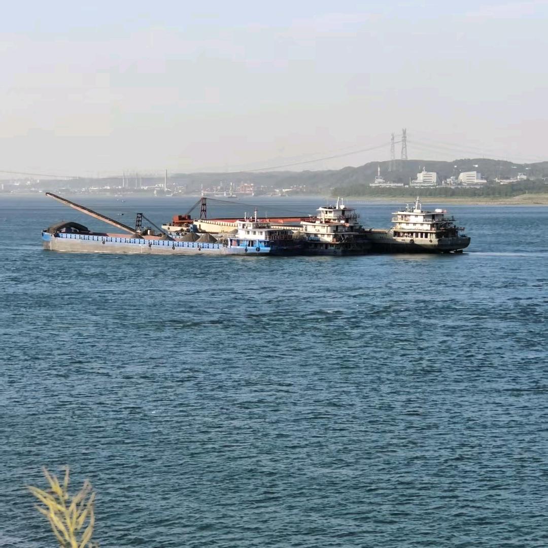 轻舟已过万重山       　　　╲