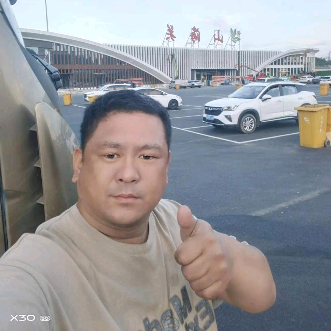 界首卡车人:曹铁蛋:（阳光车队队长）