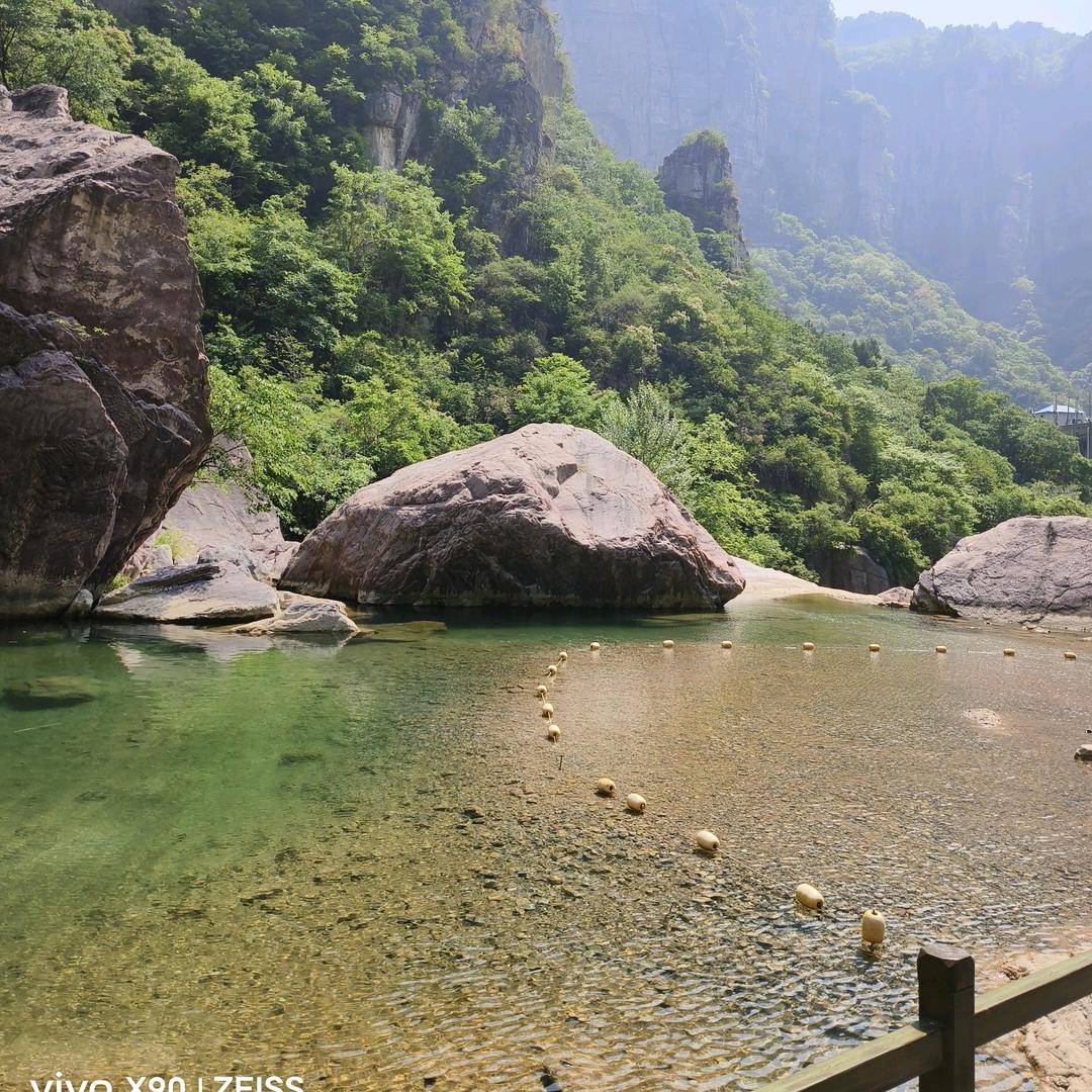 冬天很冷夏天很热😘