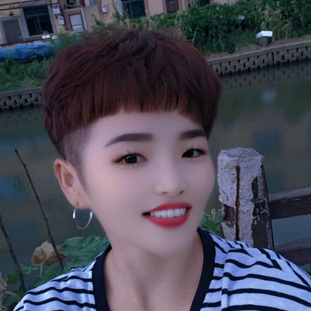心情快乐，🌹🌹🌹开心三姐