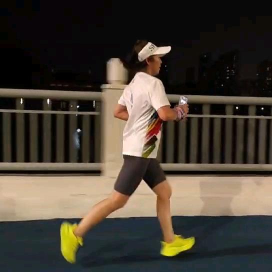 爱运动的不倒翁