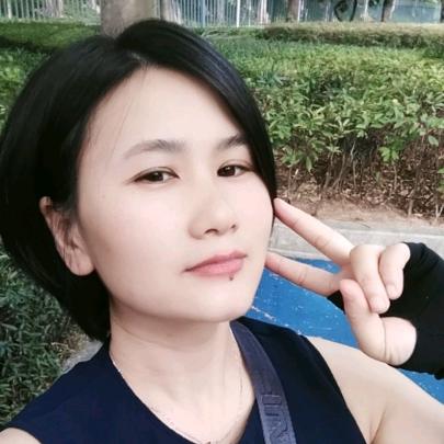 厦门默默8时尚女装