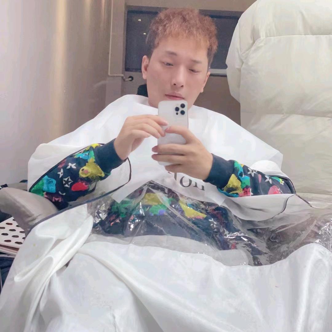 一个很帅的珠宝商