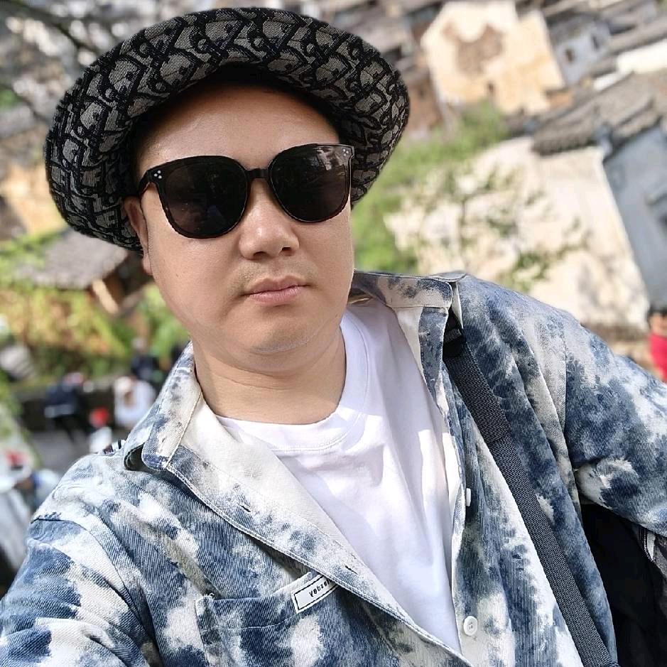 ꧁༺铁🐍哥༻꧂