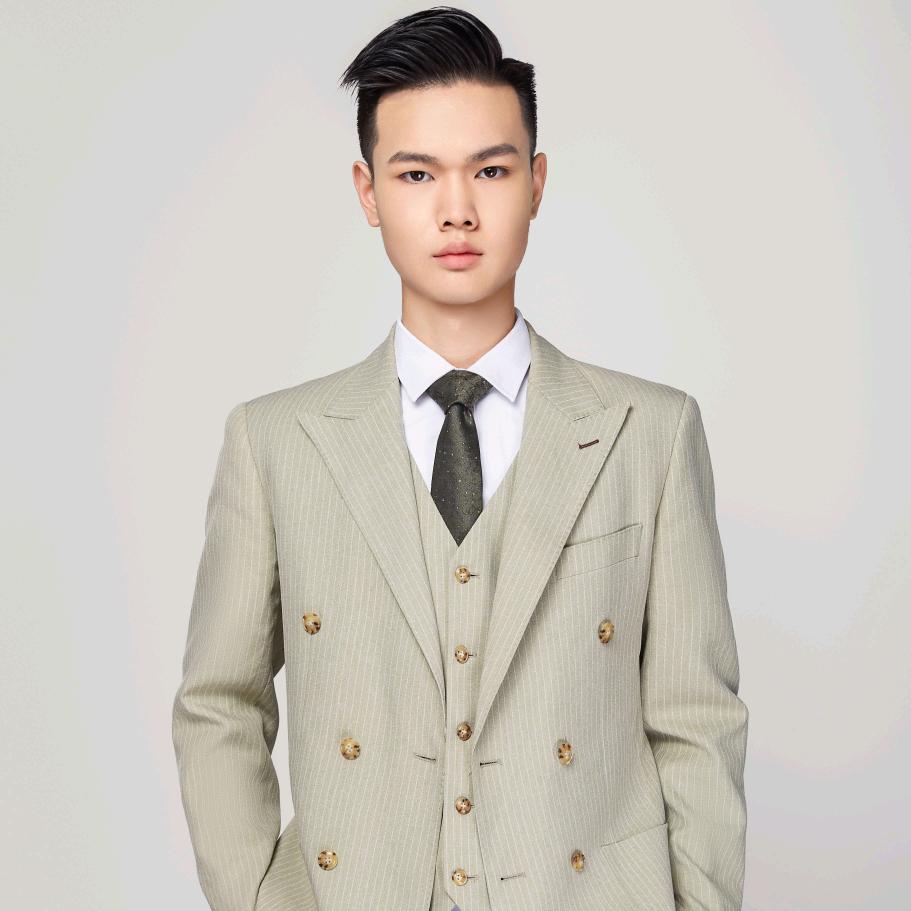 新精武教育-贺教练