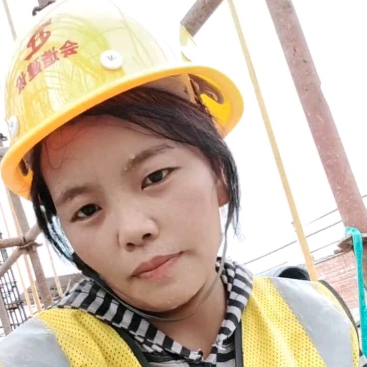 梁妹（苗族姑娘）