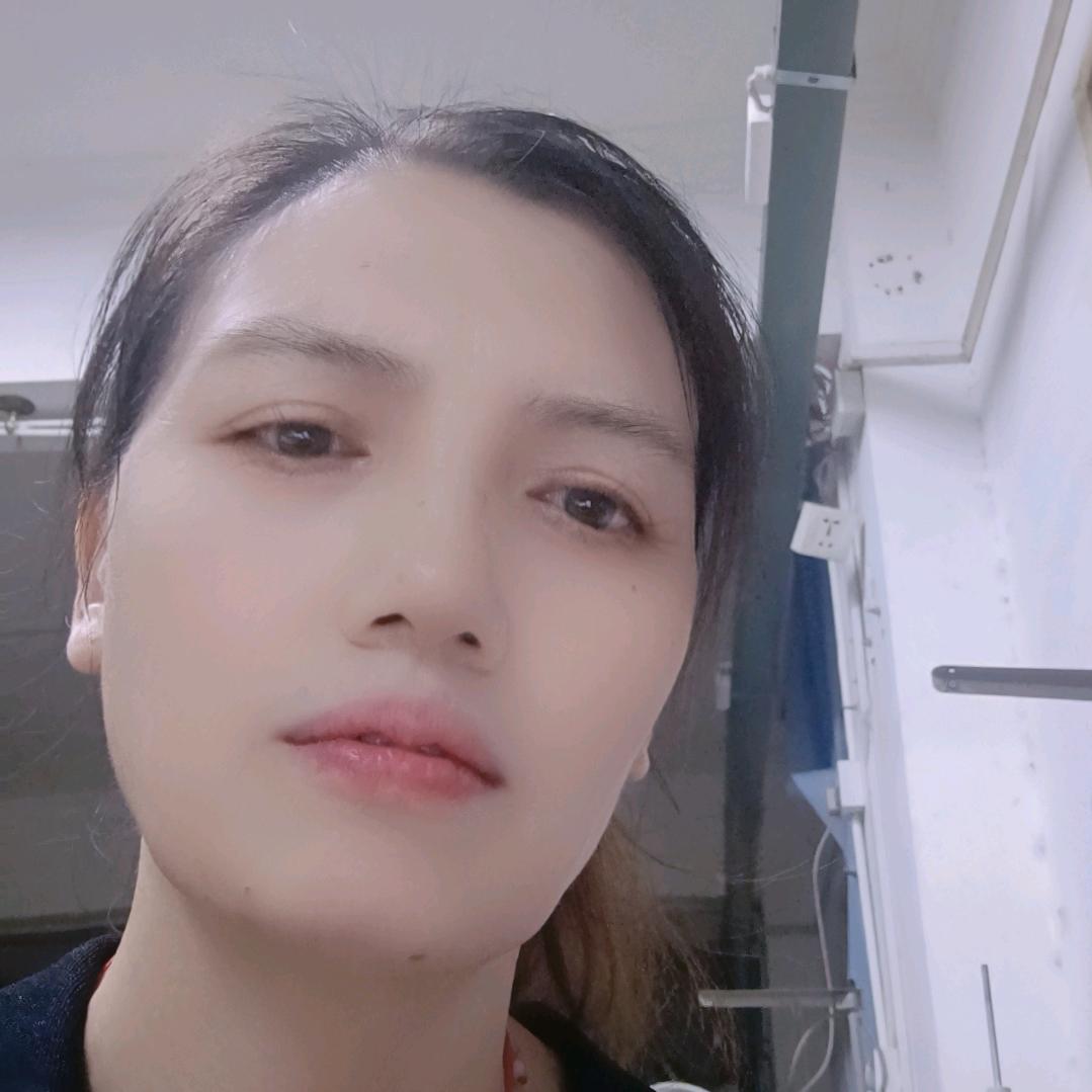何姐